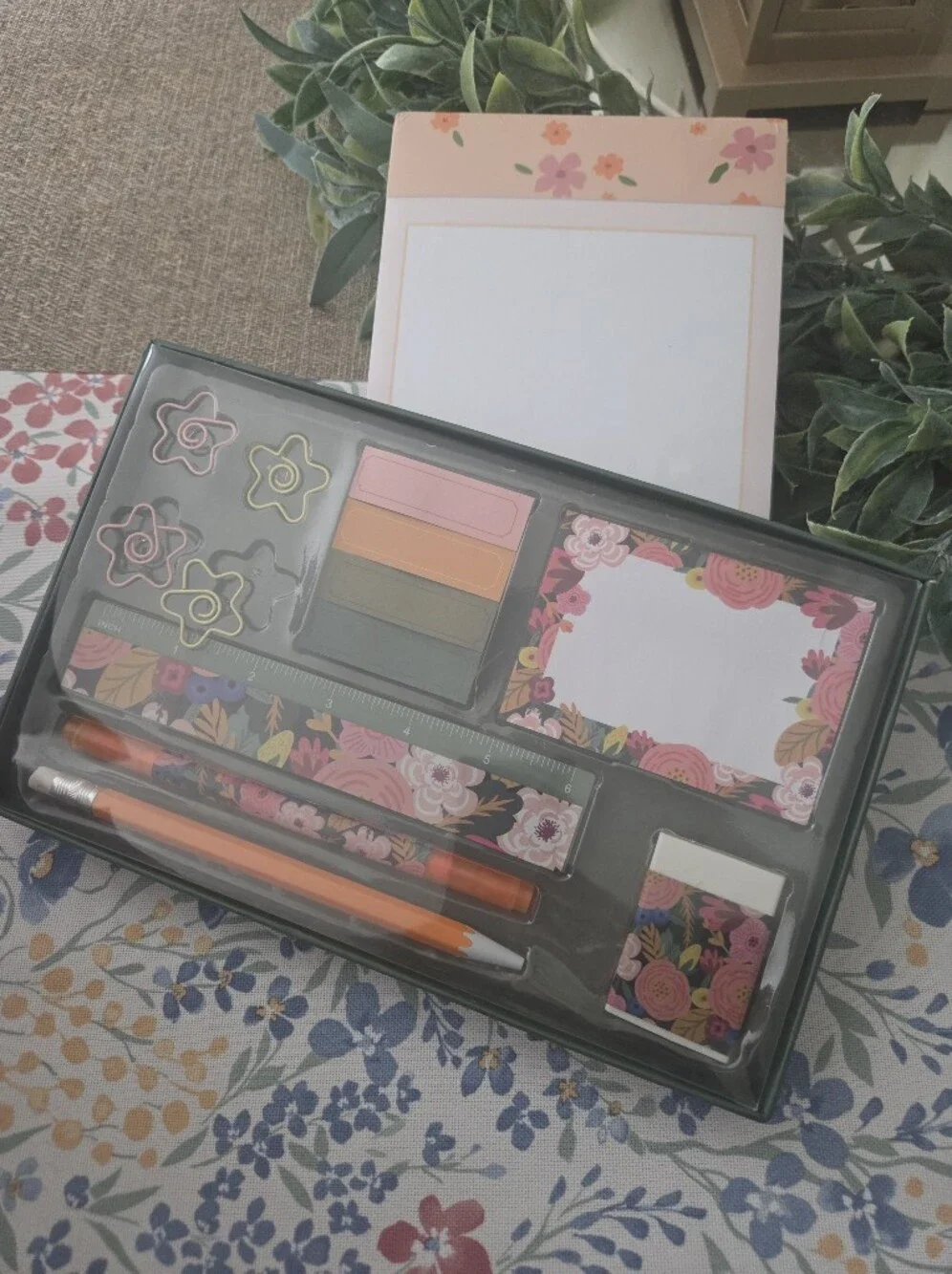 N/A floral notepad